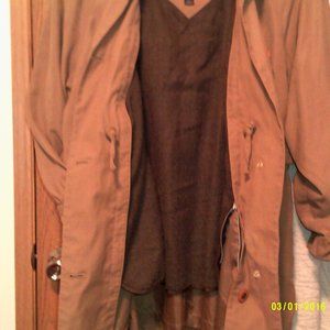 GALLERY WIND BREAKER